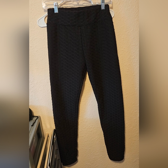 Matching leggings and zip up jacket - Picture 2 of 4